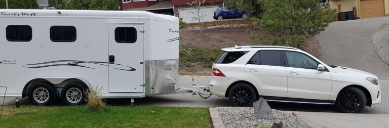 Benz with horse trailer 768x253